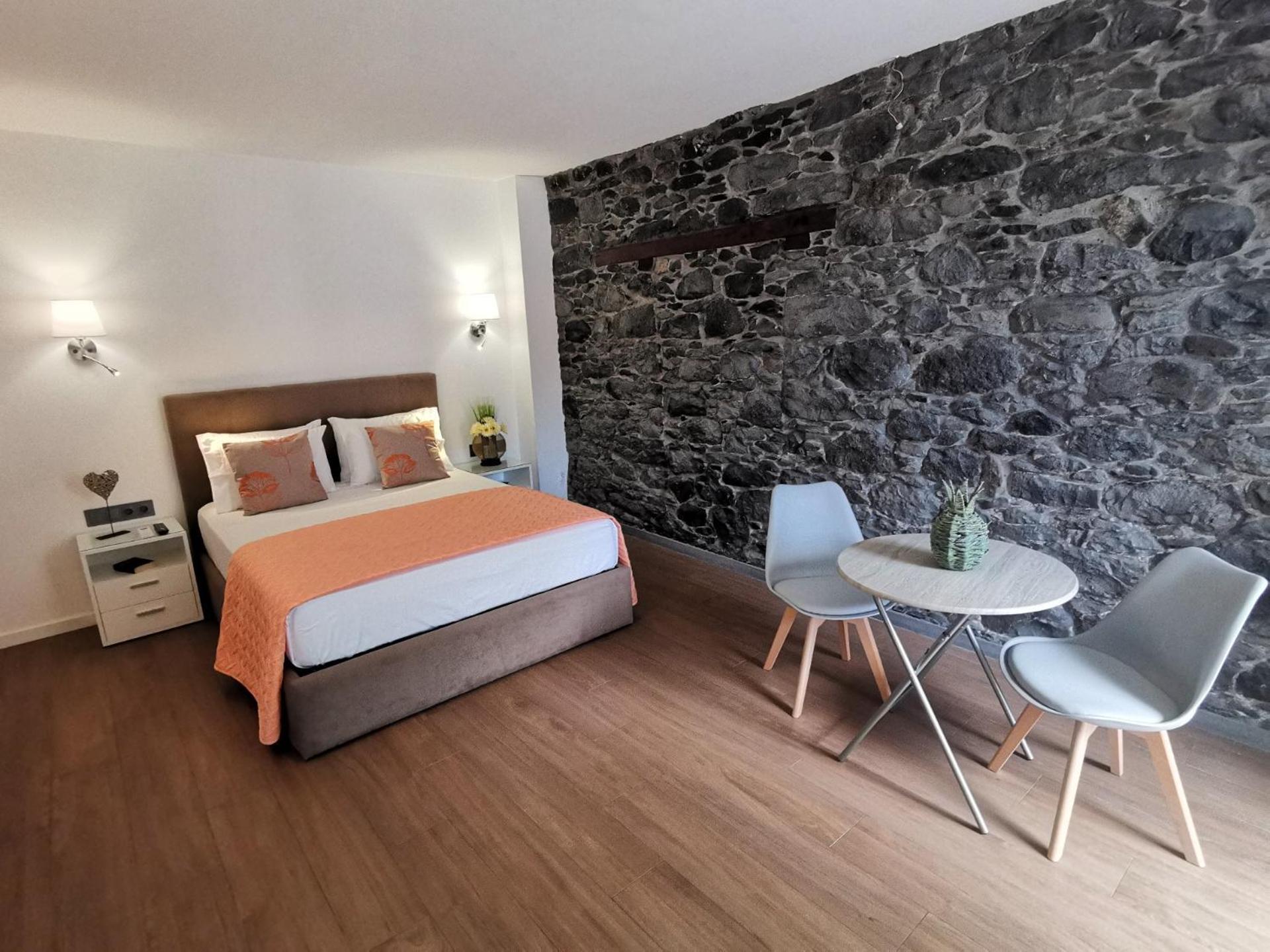 Chale Esmeralda - Charming Studios In Calheta Beach Buitenkant foto